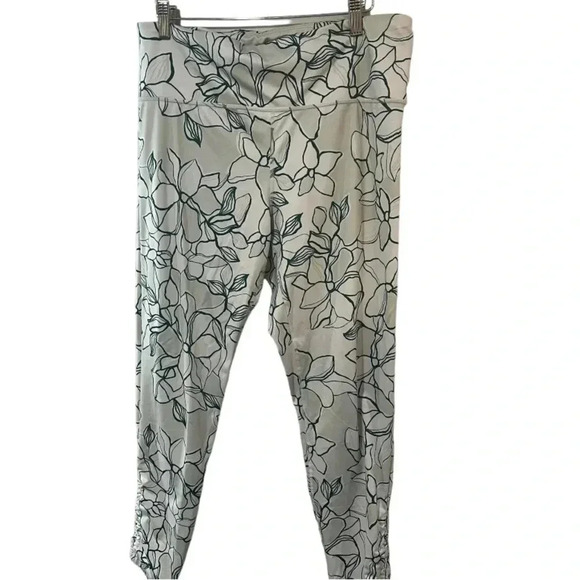 Joy Lab size XL floral leggings in tones of green and white EUC - Picture 1 of 9